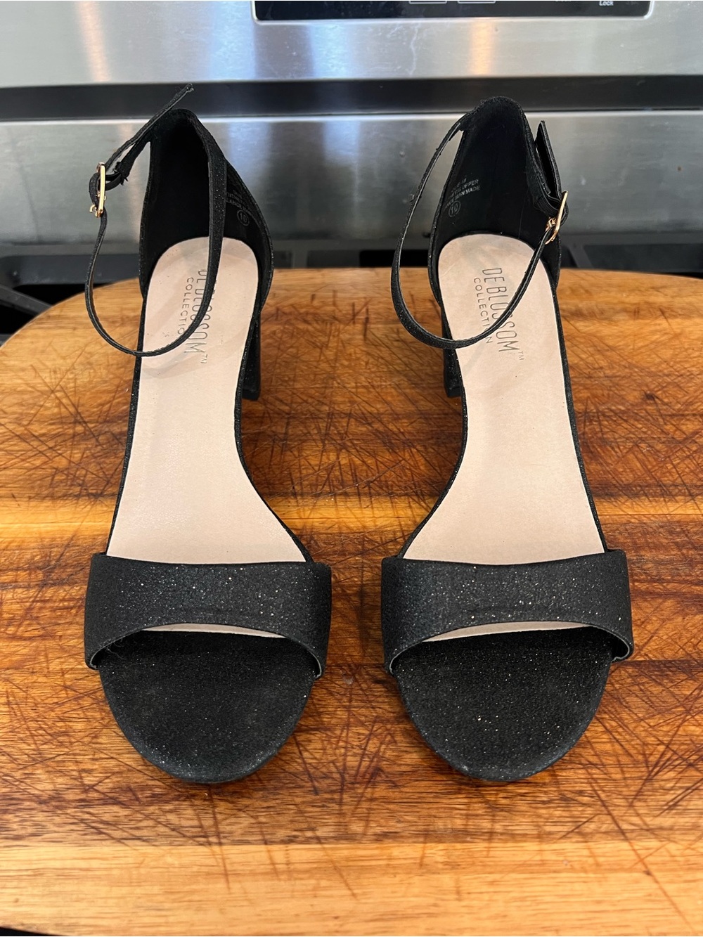 NWOT De Blossom Collection Black Ankle Strap Classic Dress Heels Size 10